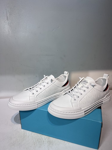 Men White Fashion Sneakers