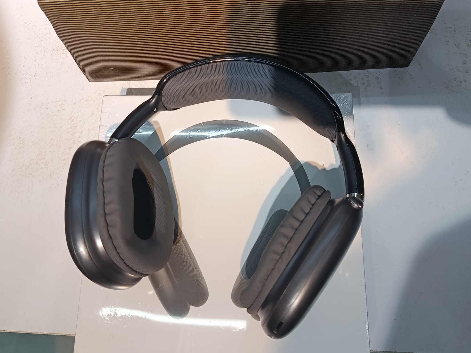 Apple AirPods Max.Wireless Headphones