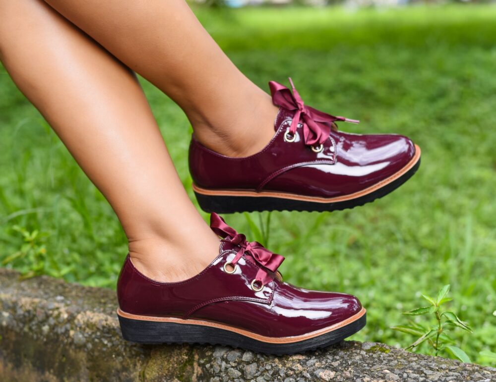 WETLOOK ROUNDTOE BROGUES - Image 3