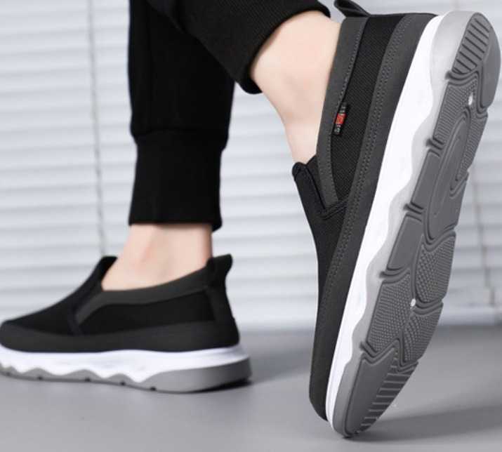 Men's casual shoes