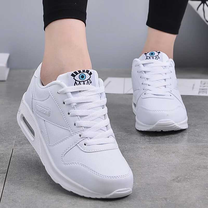 Casual ladies sneakers