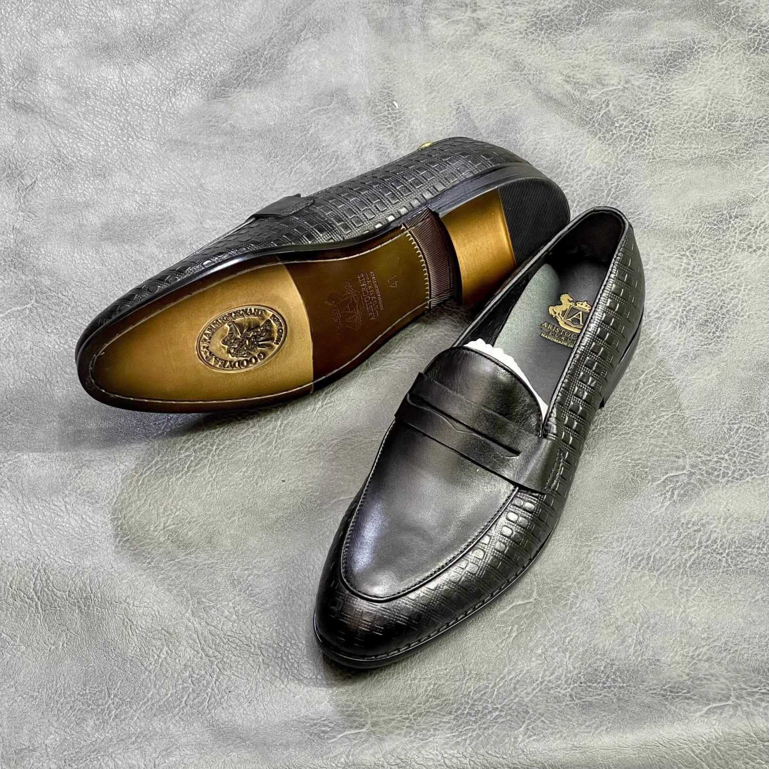 Men's formal shoes