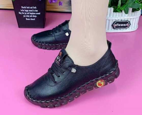Ladies casual shoes