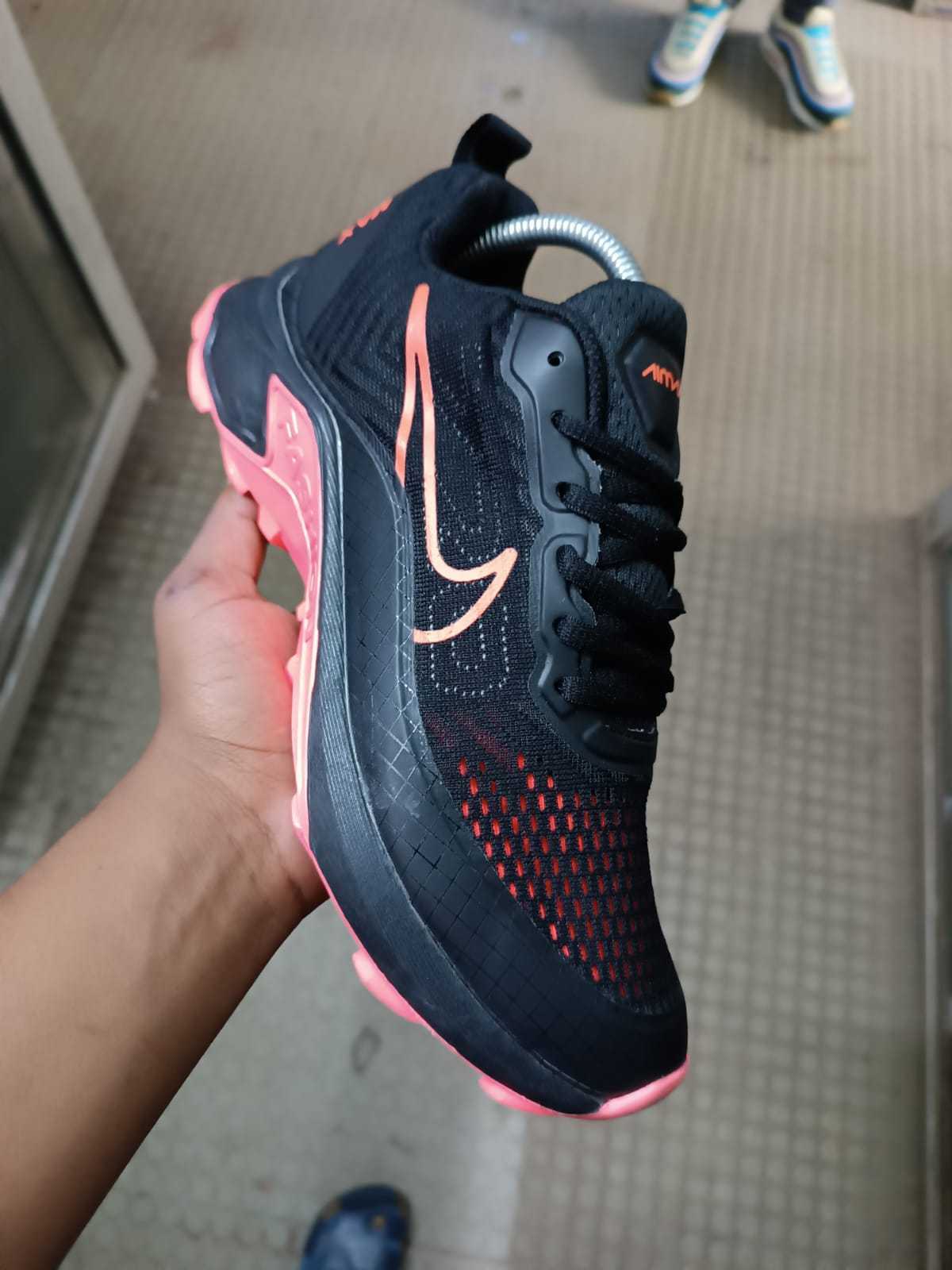 Sneaker Special prices