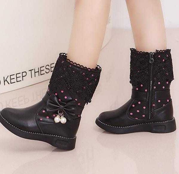 Girl's stylish boots