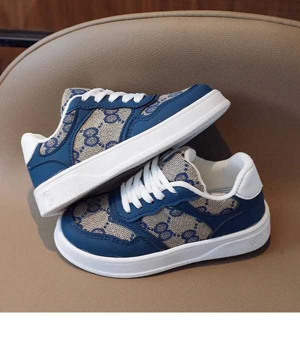 Kid's elegant sneakers