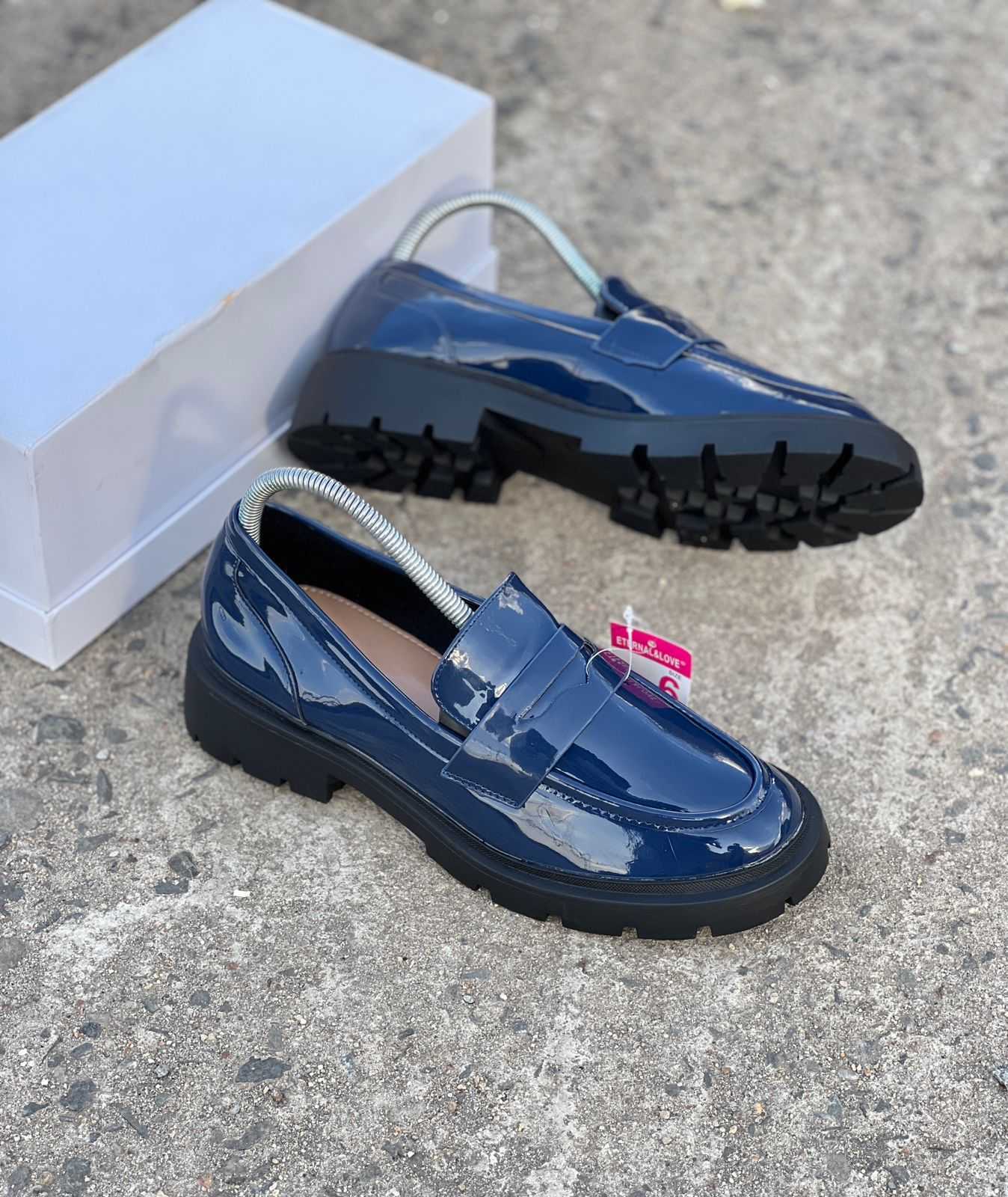 HIGH QUALITY WETLOOK BROGUES